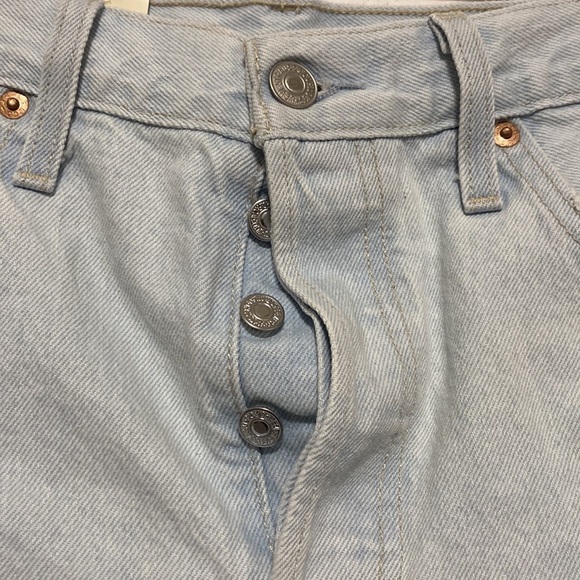 Levi's 501 NWT Grey Wash High Rise Raw Hem Jean Shorts Size 29 - Picture 6 of 9